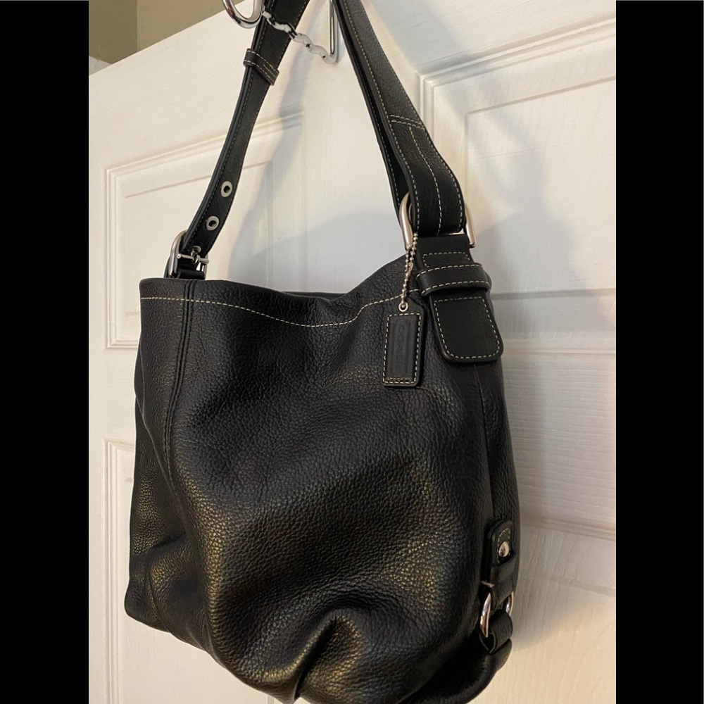Coach Black Leather Over The Shoulder Bag Gem